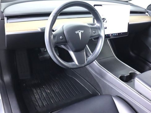 Used 2019 Tesla Model 3 Standard Range Plus RWD image 9