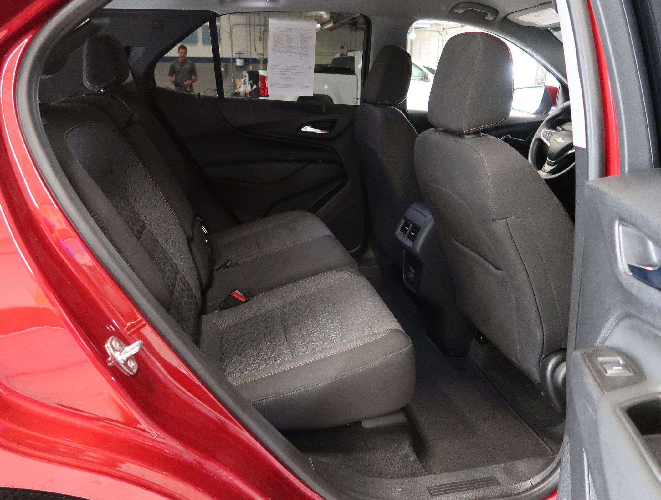 Used 2023 Chevrolet Equinox LT FWD image 38