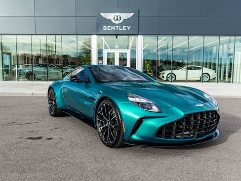 Used 2025 Aston Martin V8 Vantage image 14