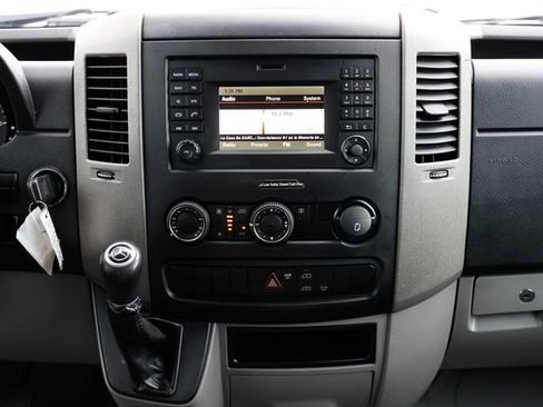 Used 2018 Mercedes-Benz Sprinter 2500 image 33