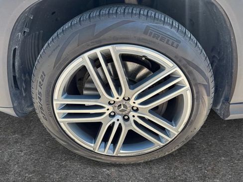 Used 2025 Mercedes-Benz GLS 450 4MATIC image 9