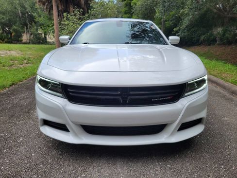 Used 2022 Dodge Charger SXT image 2