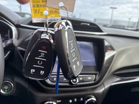 Used 2022 Chevrolet TrailBlazer LT w/ Sun and Liftgate Package image 33