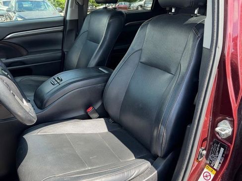 Used 2018 Toyota Highlander Limited AWD/4WD image 4