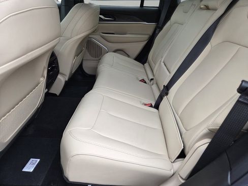New 2026 Jeep Grand Cherokee Limited RWD image 8