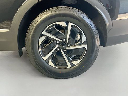 Certified 2023 Kia Sportage LX AWD/4WD image 31