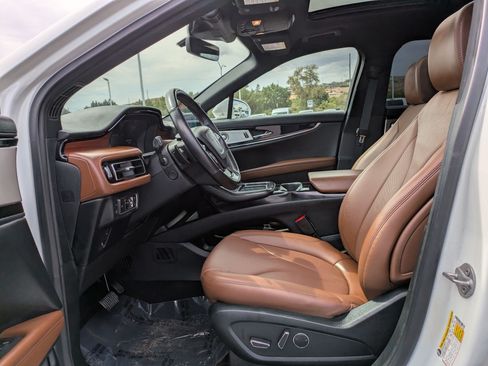 Used 2022 Lincoln Nautilus Reserve w/ Equipment Group 202A AWD/4WD image 15