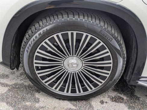 Used 2024 Mercedes-Benz Maybach EQS 680 4MATIC image 11