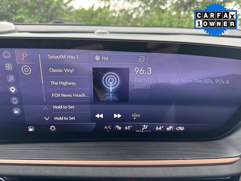 Used 2025 Buick Envision Sport Touring AWD/4WD image 11
