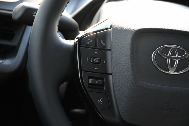 New 2026 Toyota Prius Plug-In Hybrid FWD image 21