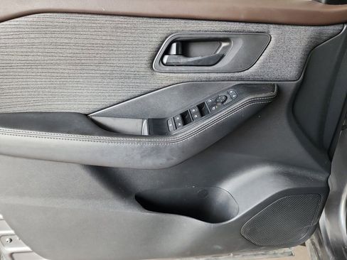 Used 2021 Nissan Rogue S image 11