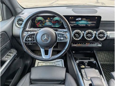 Used 2023 Mercedes-Benz EQB 300 4MATIC image 25