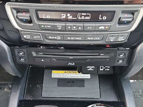 Used 2022 Honda Pilot Elite image 17