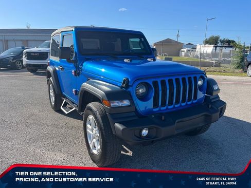 Used 2022 Jeep Wrangler Sport AWD/4WD image 3