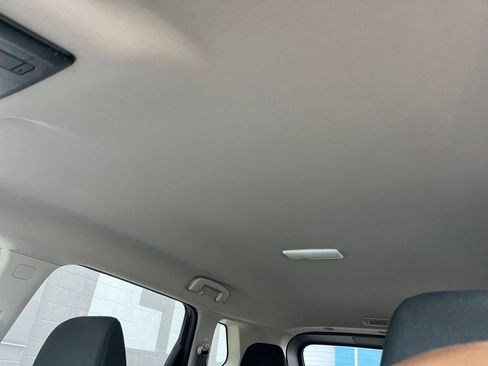 Used 2025 Nissan Rogue SV AWD/4WD image 32