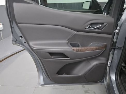 Used 2022 GMC Acadia Denali w/ Denali Ultimate Package AWD/4WD image 16