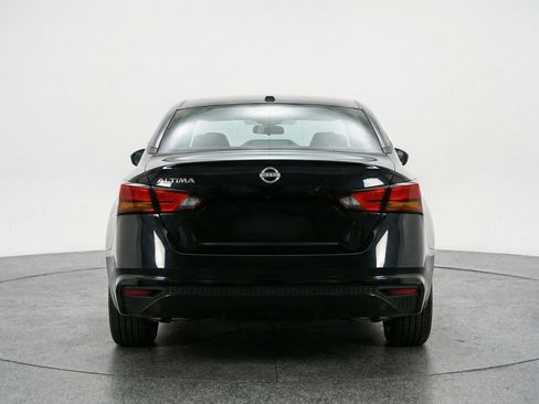 Used 2025 Nissan Altima 2.5 SV image 7