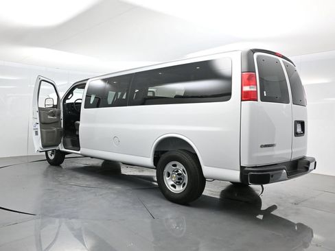 Used 2025 Chevrolet Express 3500 LT w/ LT Preferred Equipment Group RWD image 42