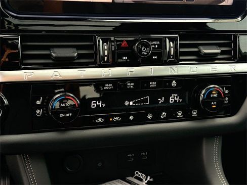 New 2026 Nissan Pathfinder Platinum image 28