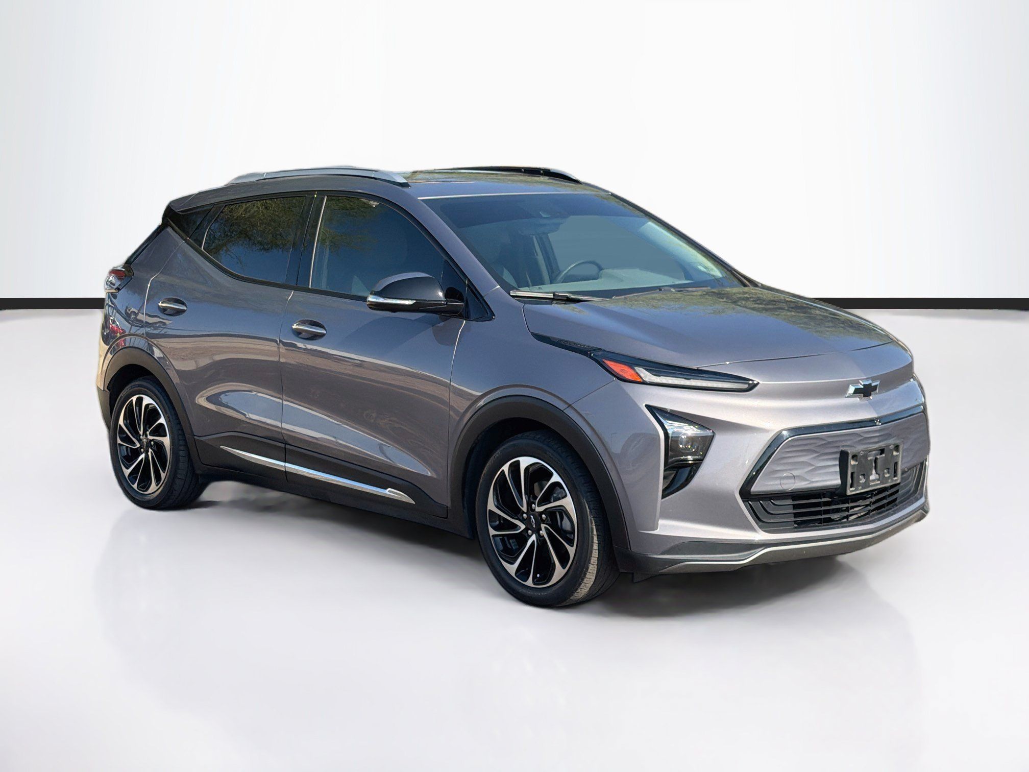 Used 2022 Chevrolet Bolt EUV Premier w/ Sun & Sound Package FWD image 3