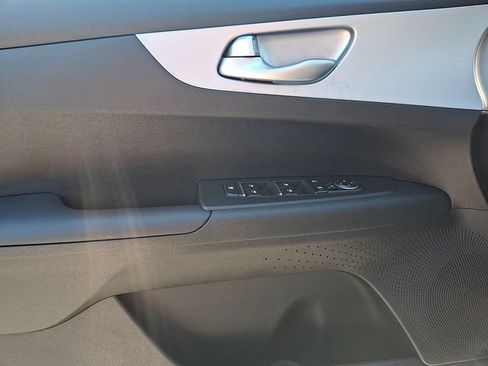 Used 2024 Kia Forte LXS w/ LXS Technology Package FWD image 11