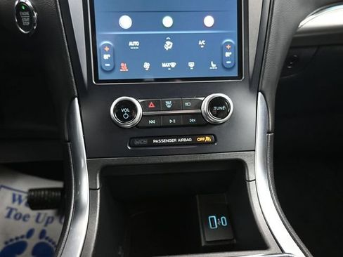 Used 2023 Ford Edge Titanium AWD/4WD image 19