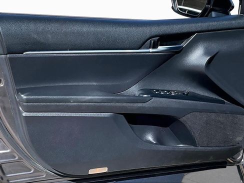 Used 2018 Toyota Camry SE FWD image 25