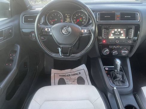 Used 2015 Volkswagen Jetta Sport FWD image 20