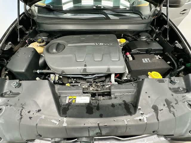 Used 2016 Jeep Cherokee Latitude w/ Cold Weather Group AWD/4WD image 24