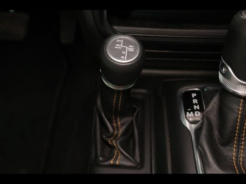 Used 2022 Jeep Wrangler Unlimited Sahara AWD/4WD image 26