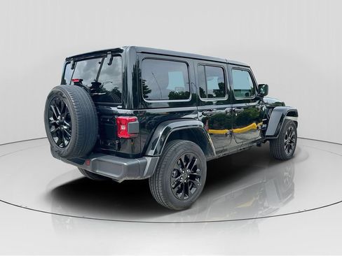 Used 2024 Jeep Wrangler Unlimited Sahara AWD/4WD image 7