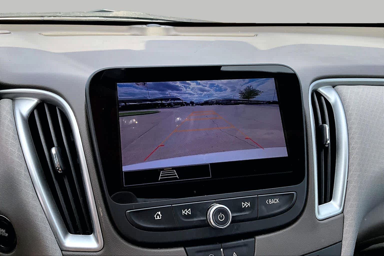 Used 2023 Chevrolet Malibu LT FWD image 14