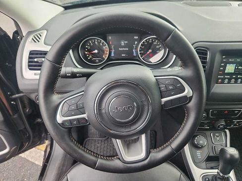 Used 2020 Jeep Compass Latitude w/ Popular Equipment Group AWD/4WD image 19