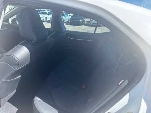 Used 2020 Toyota Camry SE w/ Convenience Package FWD image 12