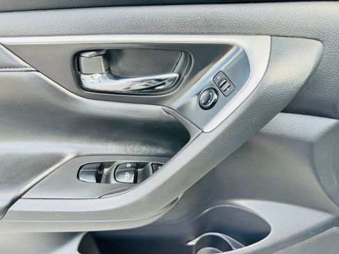 Used 2018 Nissan Altima 2.5 SL FWD image 9