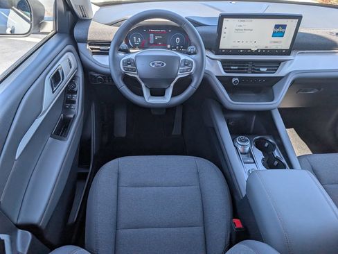 New 2026 Ford Explorer Active RWD image 9