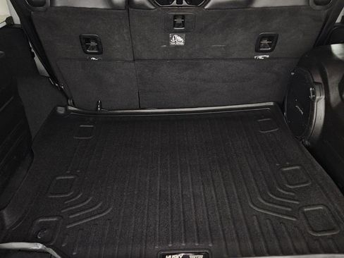 Used 2018 Jeep Wrangler Unlimited Rubicon image 33