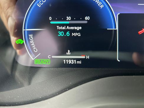 Certified 2025 Toyota Sienna Platinum AWD/4WD image 10