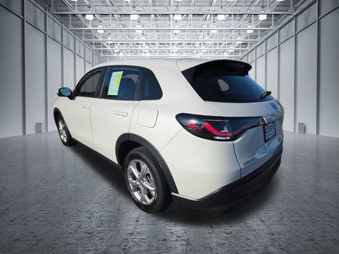 Certified 2025 Honda HR-V LX image 3
