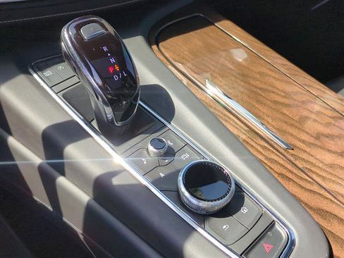 Certified 2024 Cadillac Escalade Premium Luxury Platinum image 72