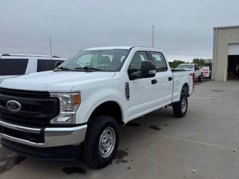 Used 2022 Ford F250 XL w/ Power Equipment Group AWD/4WD image 3