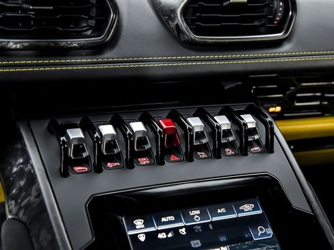 Used 2021 Lamborghini Huracan EVO RWD image 33