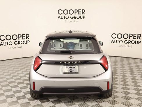 New 2025 MINI Cooper 2-Door Hardtop FWD image 21