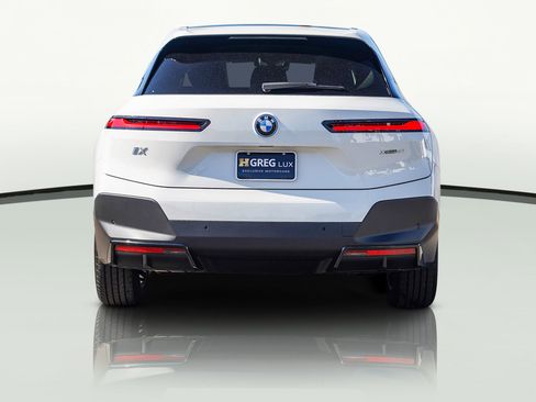 Used 2025 BMW iX xDrive50 image 8