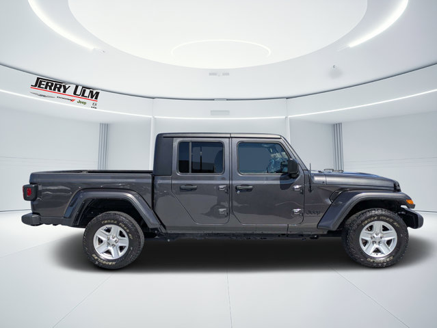 Used 2022 Jeep Gladiator Sport AWD/4WD image 2