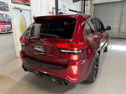 Used 2021 Jeep Grand Cherokee Trackhawk w/ Trailer Tow Group IV AWD/4WD image 5