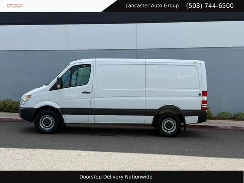 Used 2007 Dodge Sprinter 2500 RWD image 3