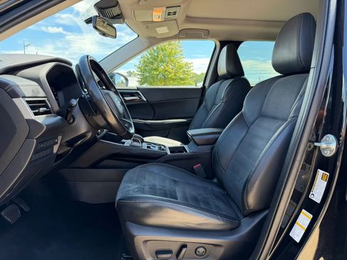 Used 2022 Mitsubishi Outlander SE image 8