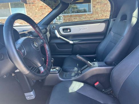 Used 2003 Toyota MR2 RWD image 18