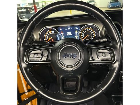 Used 2021 Jeep Gladiator Sport image 27